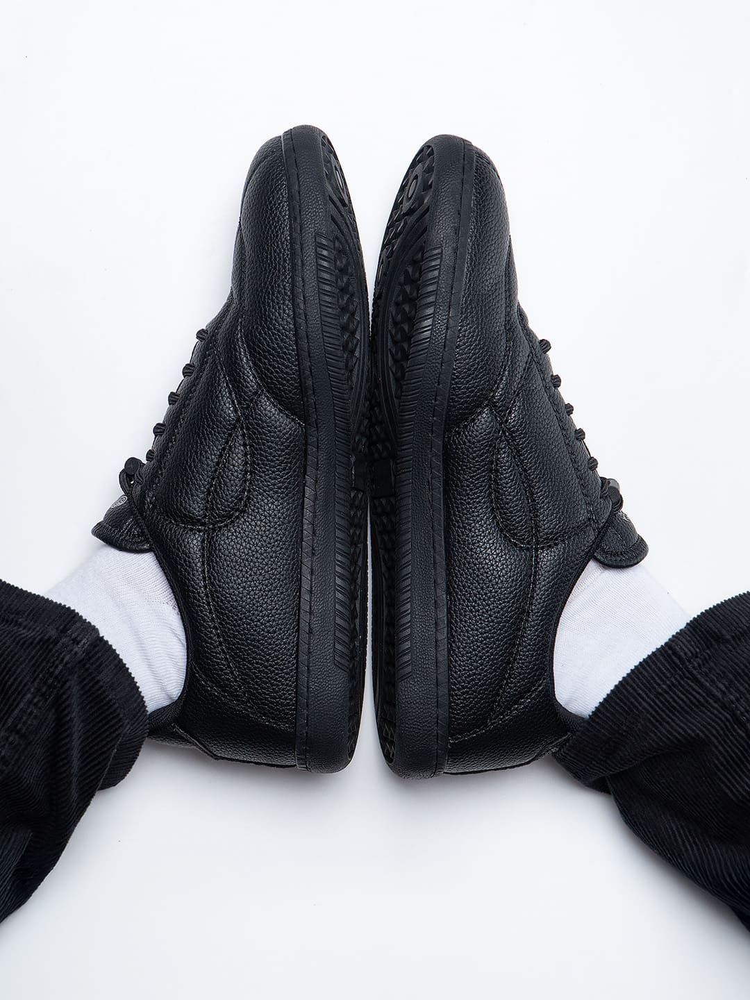 Bacca Bucci ESSENCE Low-Top Sneaker with Ortholite Insole & Elastic Laces